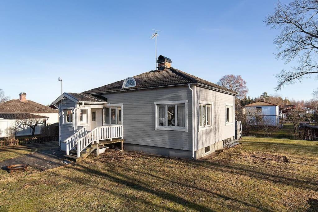 Trevligt Hus Med Egen Gard Och Fri Wifi, Emmaboda Kommun, Lindas Exterior foto